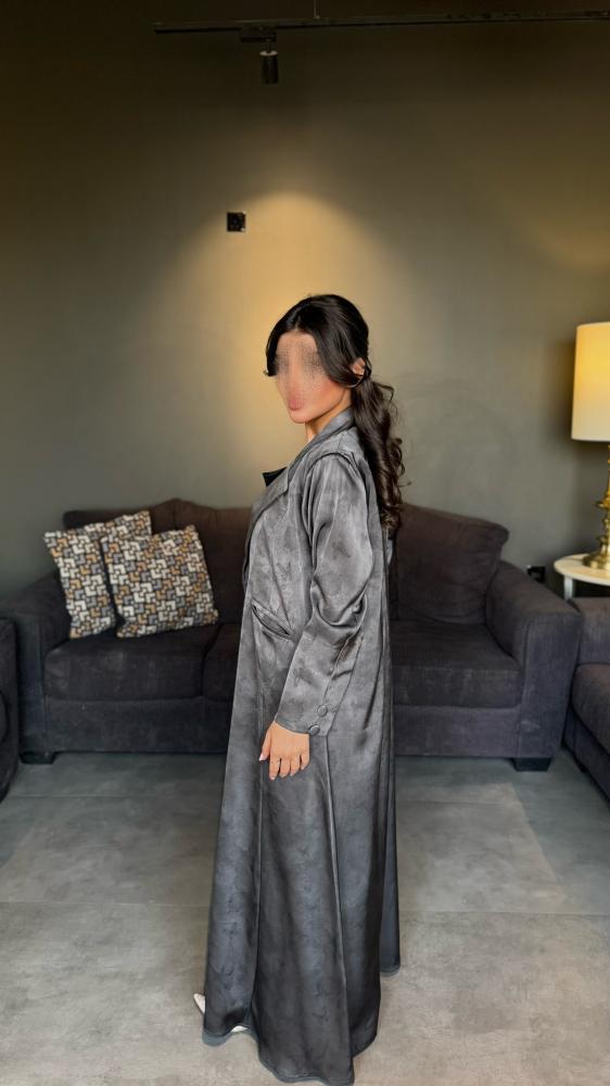 عبايه بيلزر حرير جاكار رصاصي