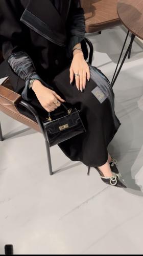 عبايه اريج قماش قديم زيتي