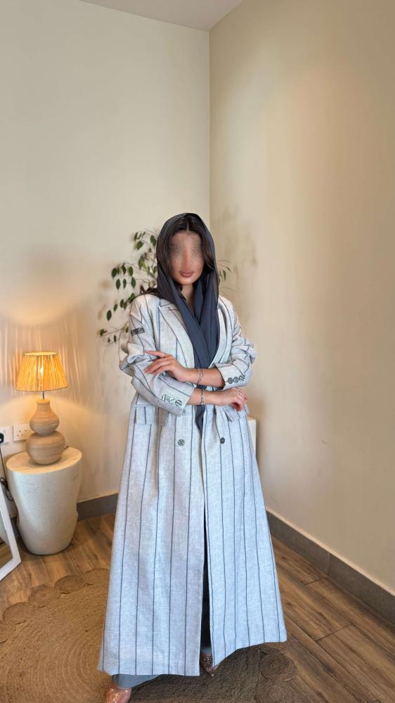 بليزر لينن زري رصاصي فاتح على ابيض مخطط رمادي