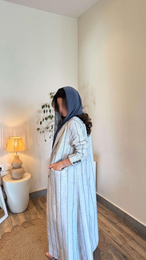 بليزر لينن زري رصاصي فاتح على ابيض مخطط رمادي