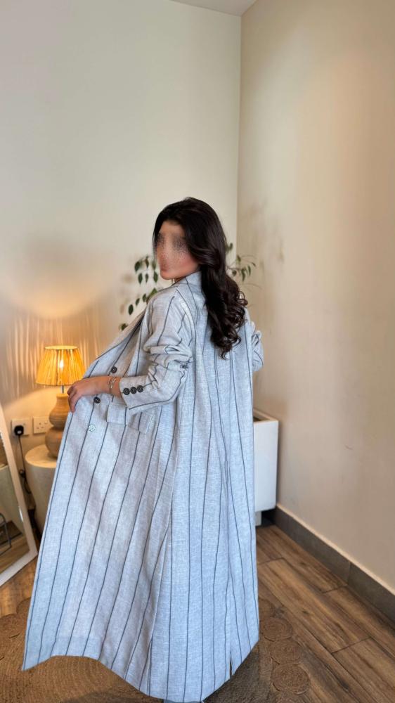 بليزر لينن زري رصاصي فاتح على ابيض مخطط رمادي