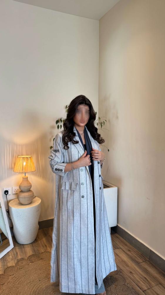 بليزر لينن زري رصاصي فاتح على ابيض مخطط رمادي