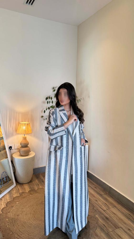 بليزر لينن مخطط زري رصاصي مع اوف وايت