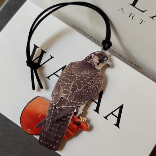 تعليقة طير - شاهين