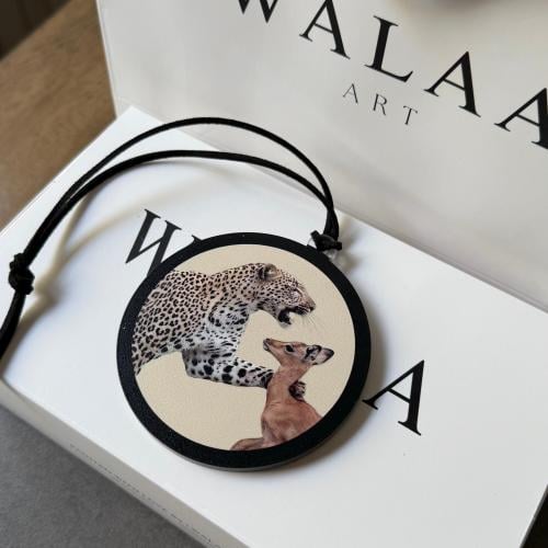 تعليقة الفهد والغزال circle