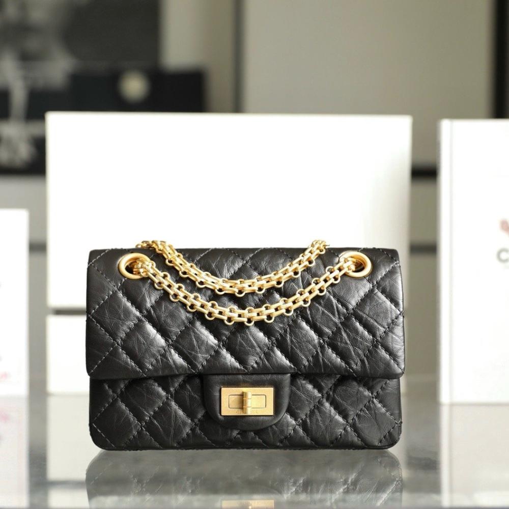 Small 2.55 Reissue Flap shoulder