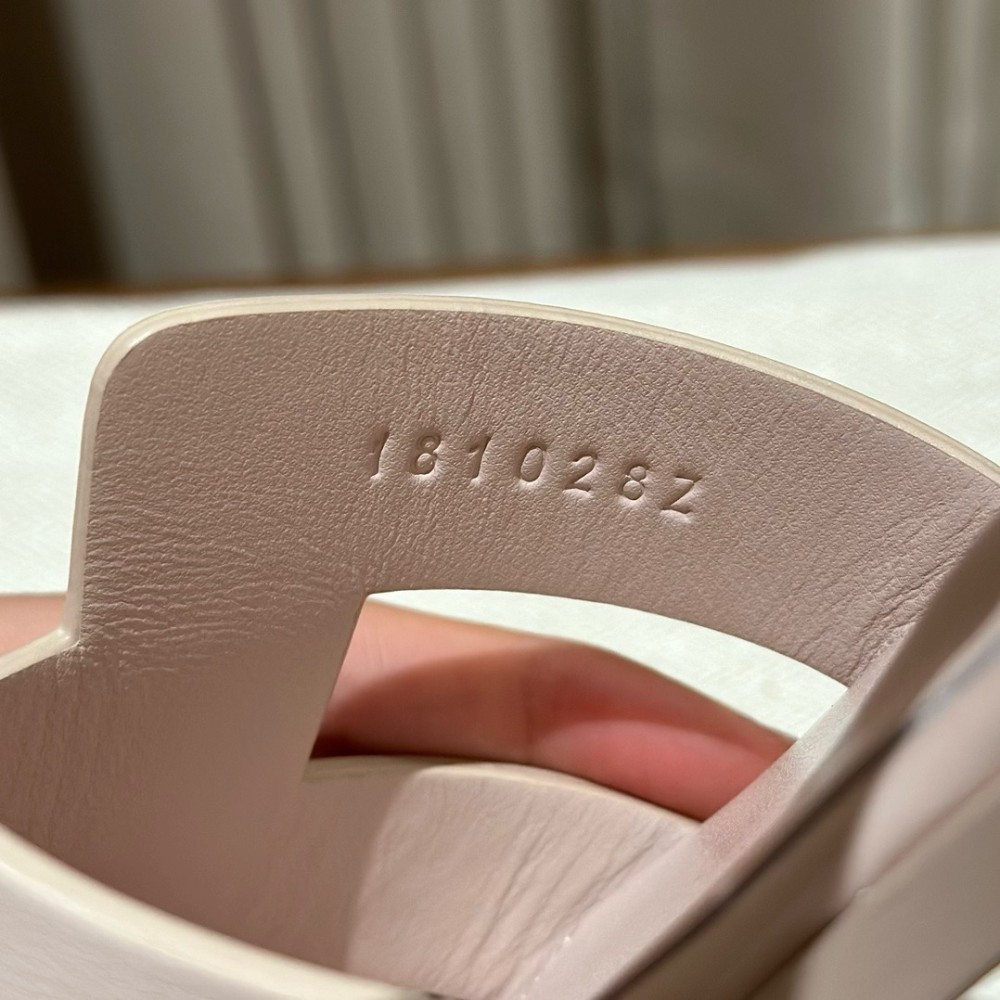 Hermès Santorini Light Pink Swift Leather Sandals