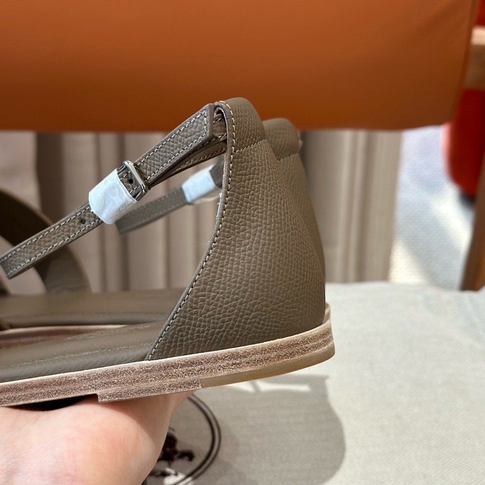Hermès Etoupe Santorini epsom sandal