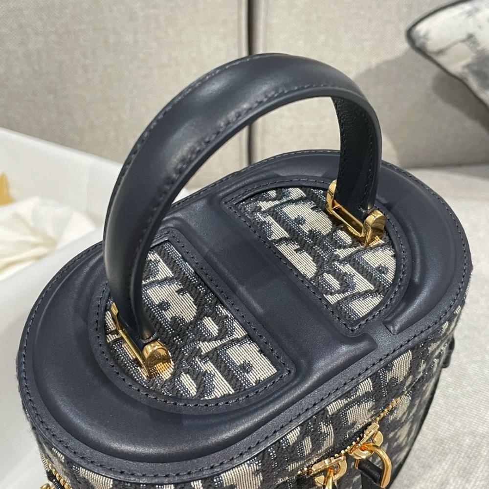 SMALL CD SIGNATURE VANITY CASE