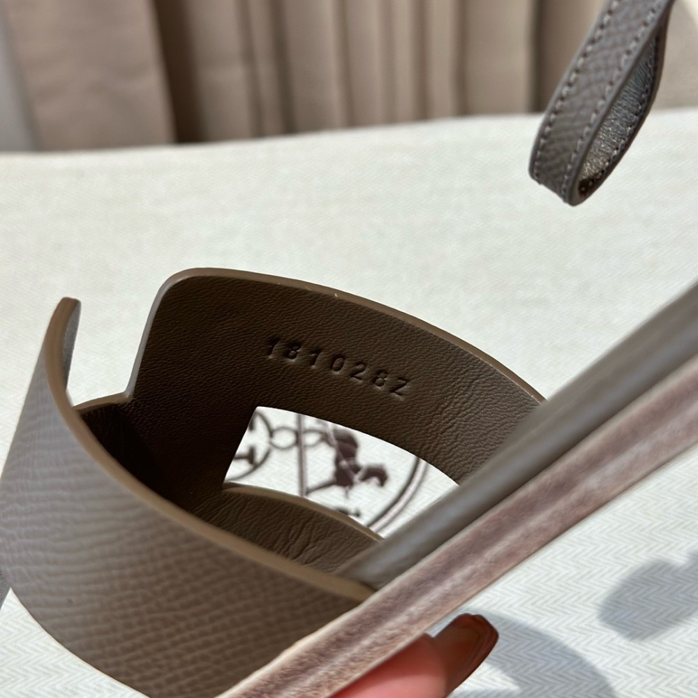 Hermès Etoupe Santorini epsom sandal