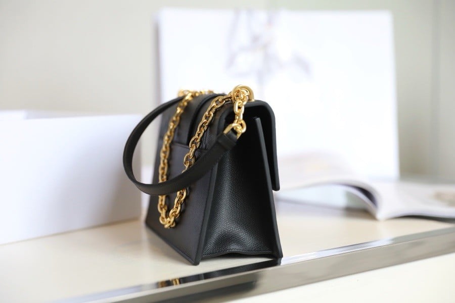 30 MONTAIGNE BAG