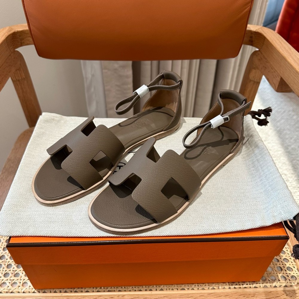 Hermès Etoupe Santorini epsom sandal