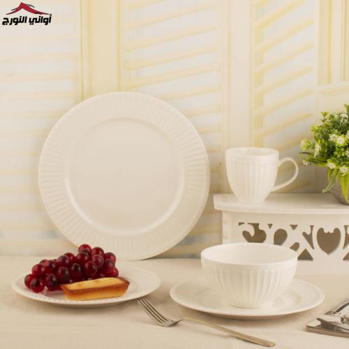 طقم عشاء ابيض مخطط 16 قطعه