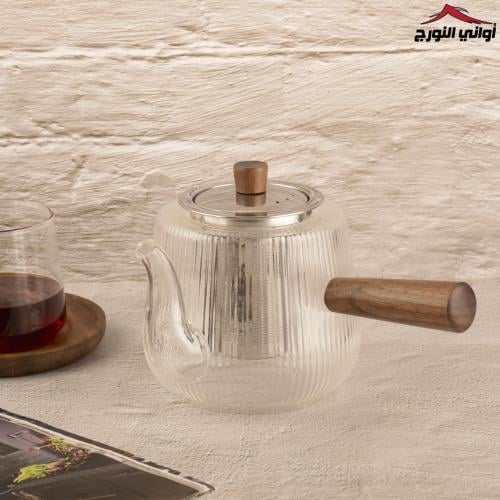 أبريق زجاج بيد خشب مخطط