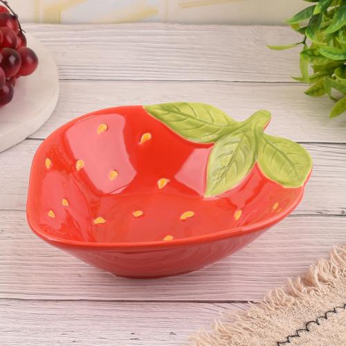 بادية شكل فراولة