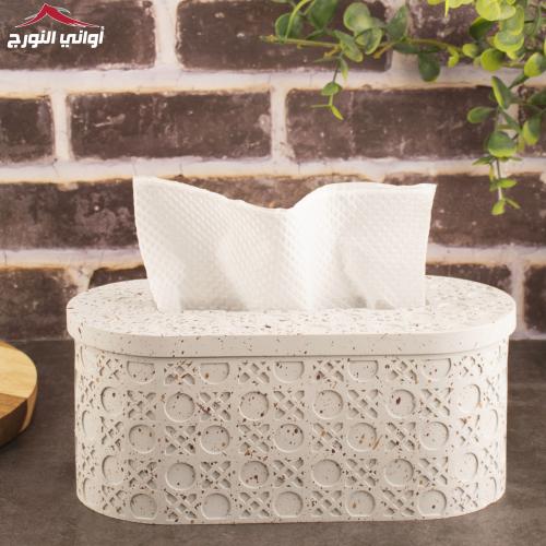 علبة مناديل أبيض منقط