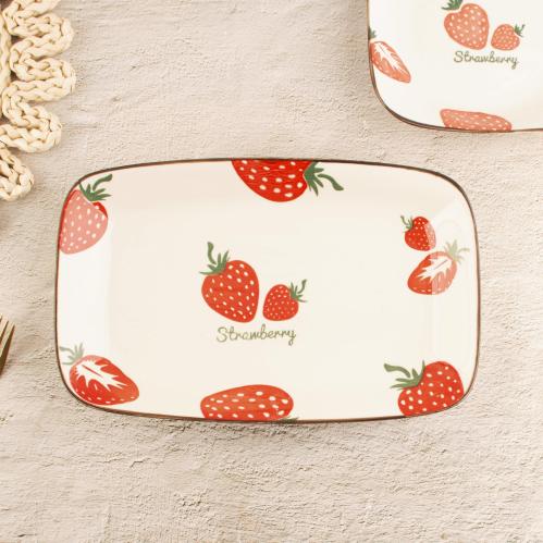 صحن مستطيل رسمة فراولة