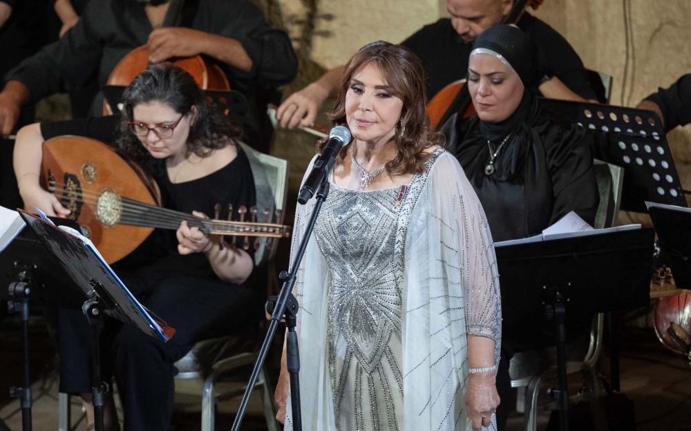 إطلاله الفنانة عفاف راضي
