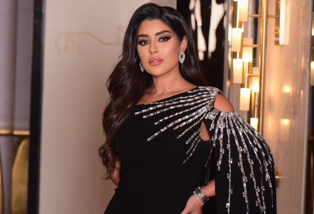 إطلاله الفنانة ايتن عامر