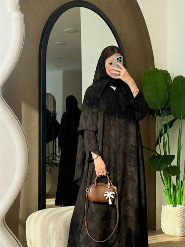 عباية نسائية أنيقة فضفاضة