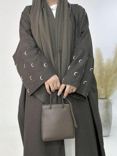 عباية عربية طويلة بأكمام طويلة مطرزة