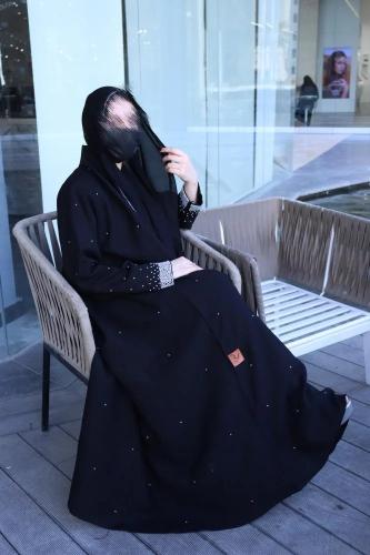 عباية لؤلؤ كتان كوري