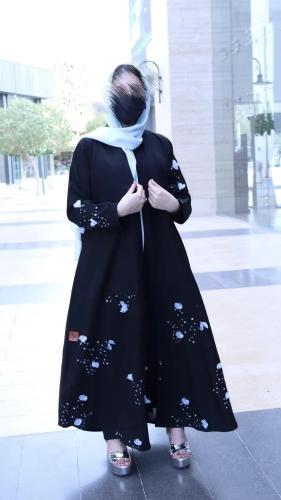عباية ازهُر _ اسود ورد سماوي