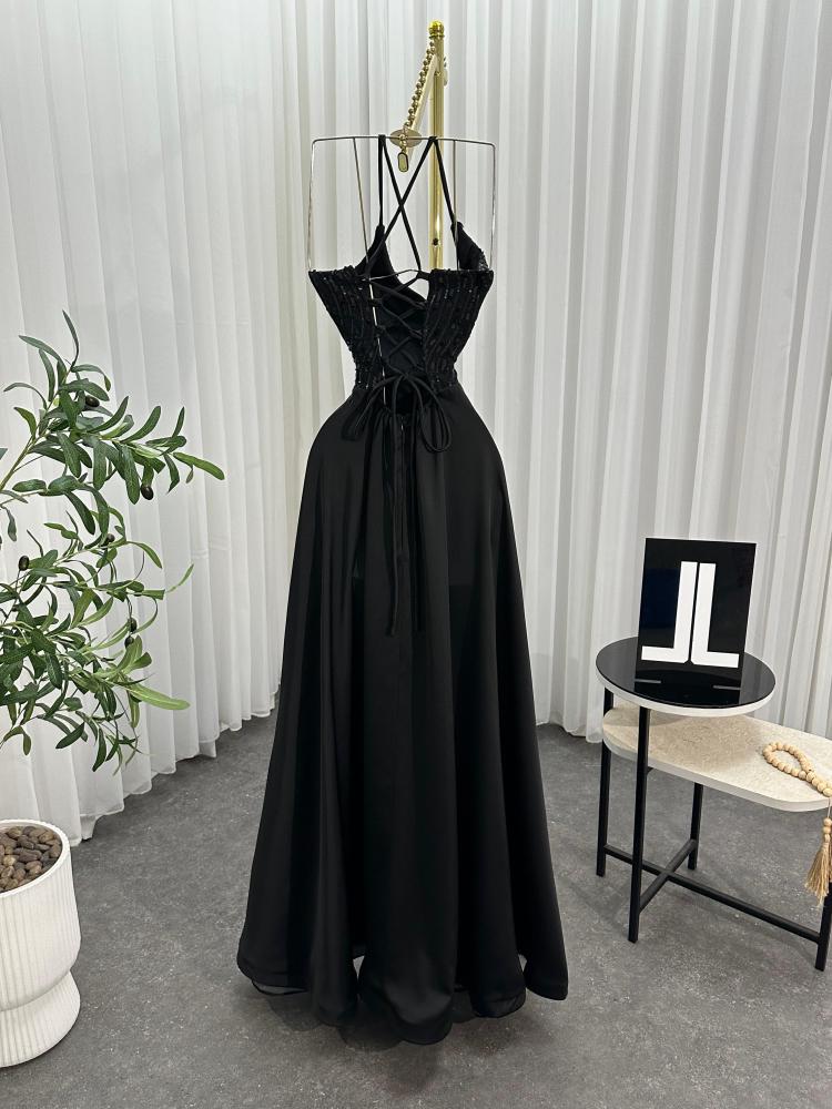 فساتين حرير فخمة