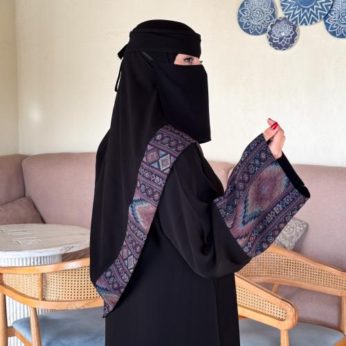 عباية لين رقمها 105