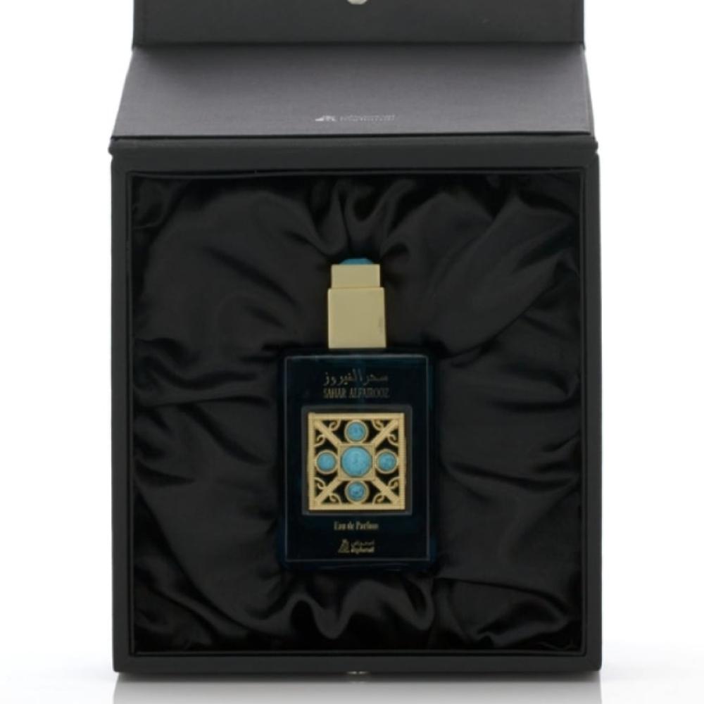 العطور: سحر الرائحة وأناقة الحضور