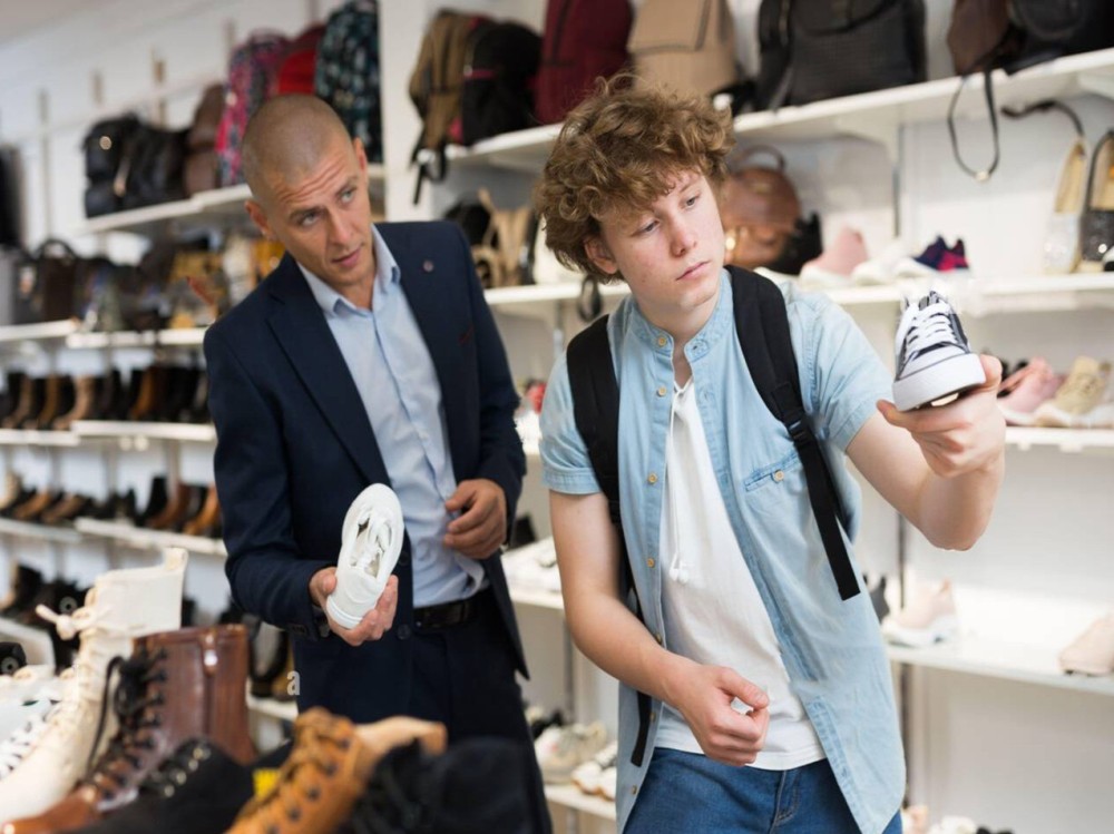 حافظ على نظافة حذائك لمظهر دائما انيق