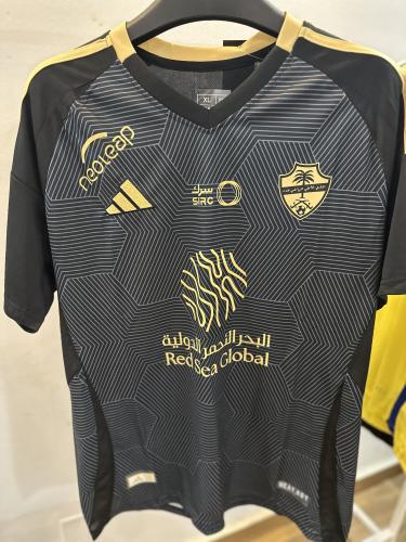 ‎ تيشيرت الاهلي التراثي لموسم 25/24 ‎فئة الجمهور ب...