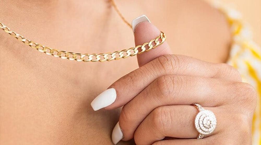 اختيار المجوهرات الذهبية كهدية عيد ميلاد للأطفال