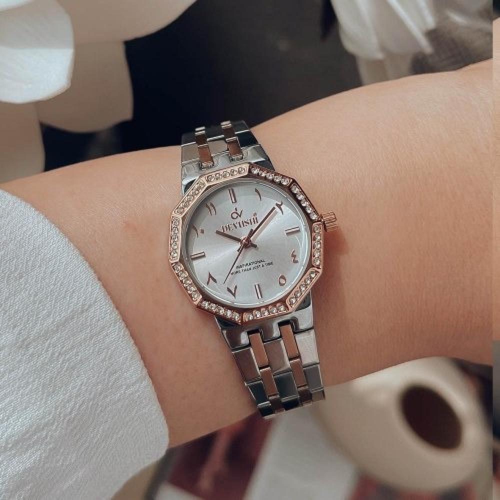 ساعة يد نسائية ماركة