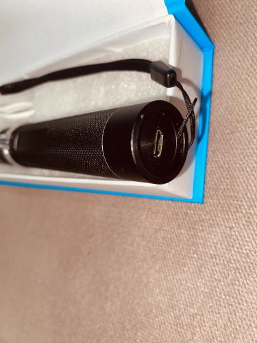 ليزر اخضر قابل لاعادة الشحن USB