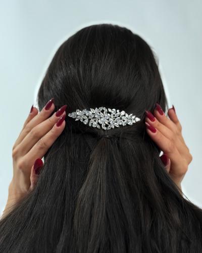 مشبك شعر بأوراق متداخلة مرصعة