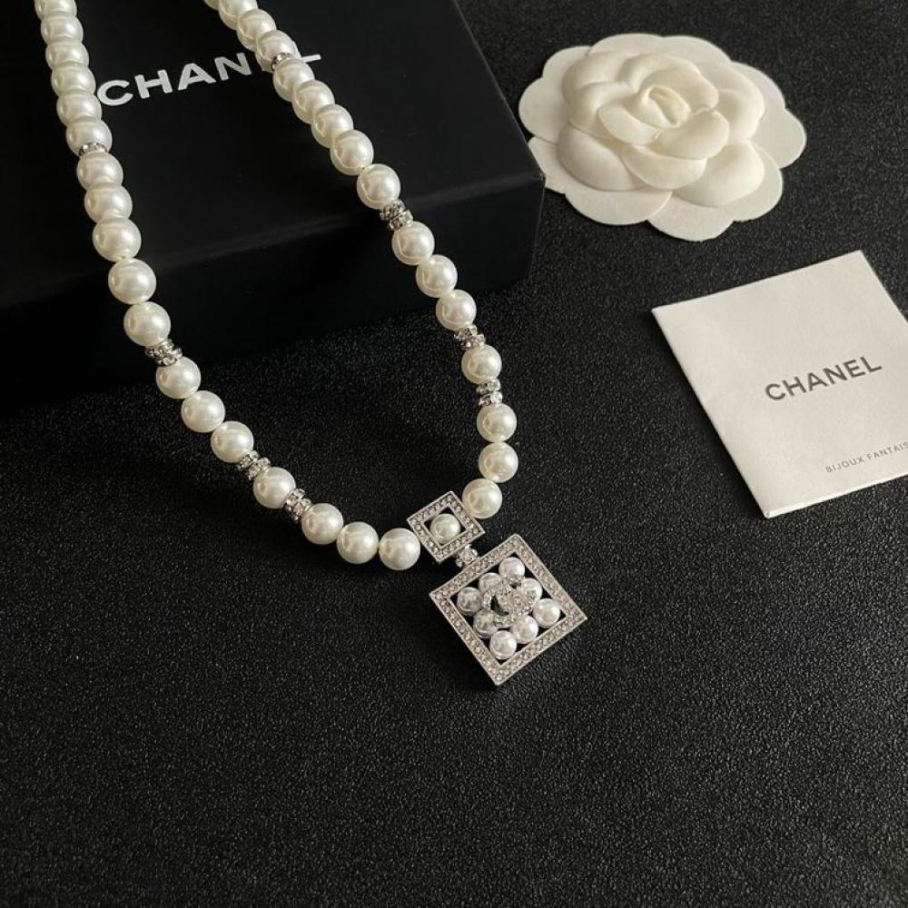 عقد شانيل