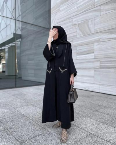 A24-عباية كريب ملكي بتطريز