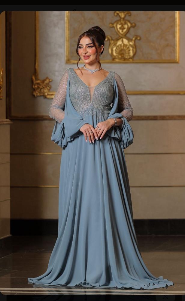 لماذا تختارين كاستلو لشراء فستان سهرتك؟