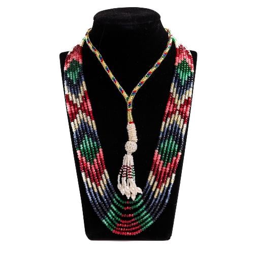 عقد فاخر بأحجار كريمة ملونة – زمرد، ياقوت، وزفير