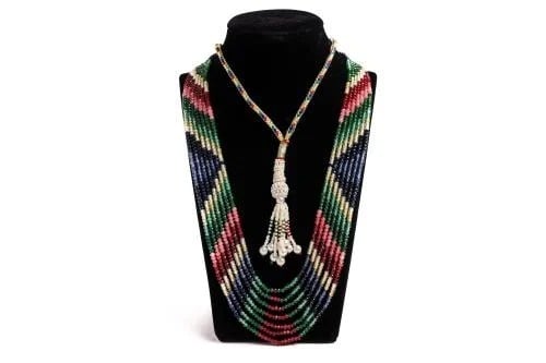 عقود أحجار كريمة