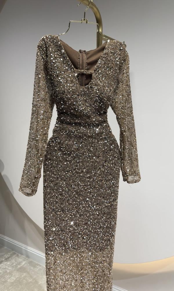 فستان سهرة بني