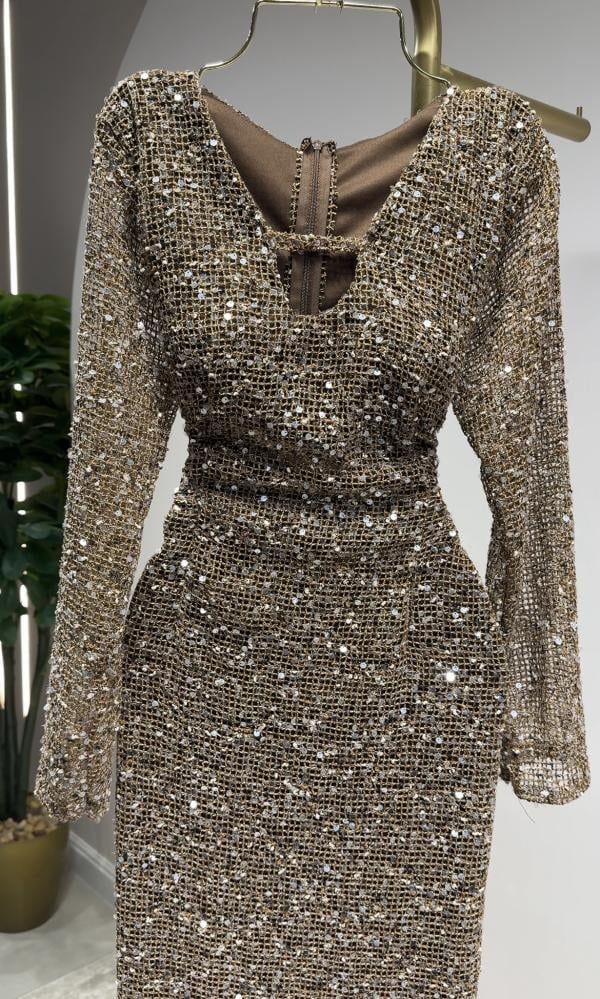 فستان سهرة بني