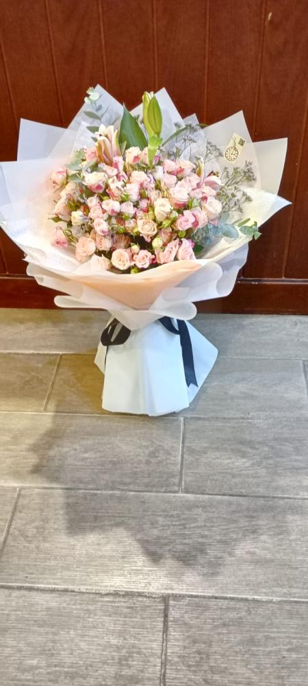 بوكيه ورد باللون الوردي