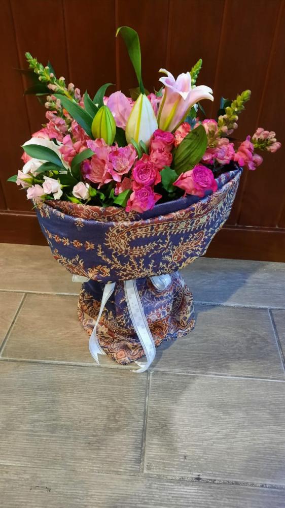 باقة الشال الكشميري الهبة