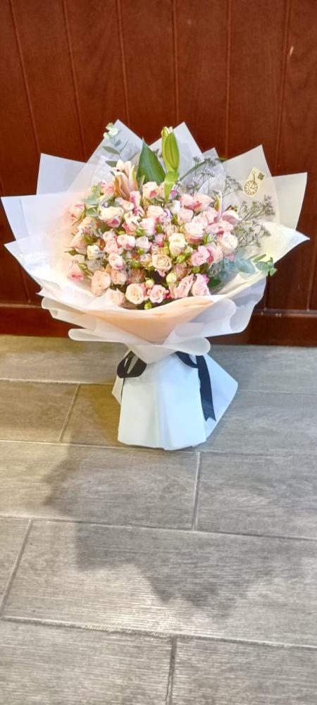 بوكيه ورد باللون الوردي