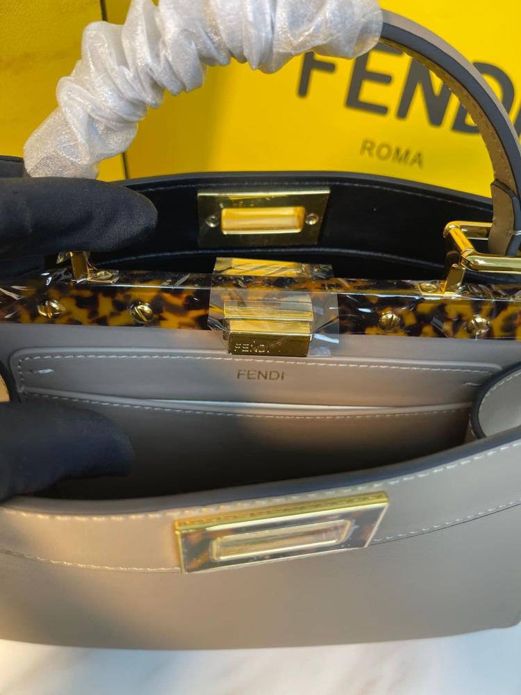 حقيبة فيندي بيكابو ميديوم جملي-مقاس 27