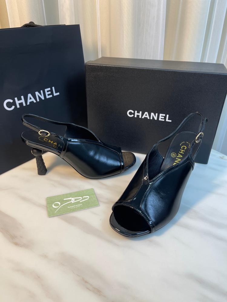 صندل ميتييه دارت بكعب 8.5 سم من شانيل