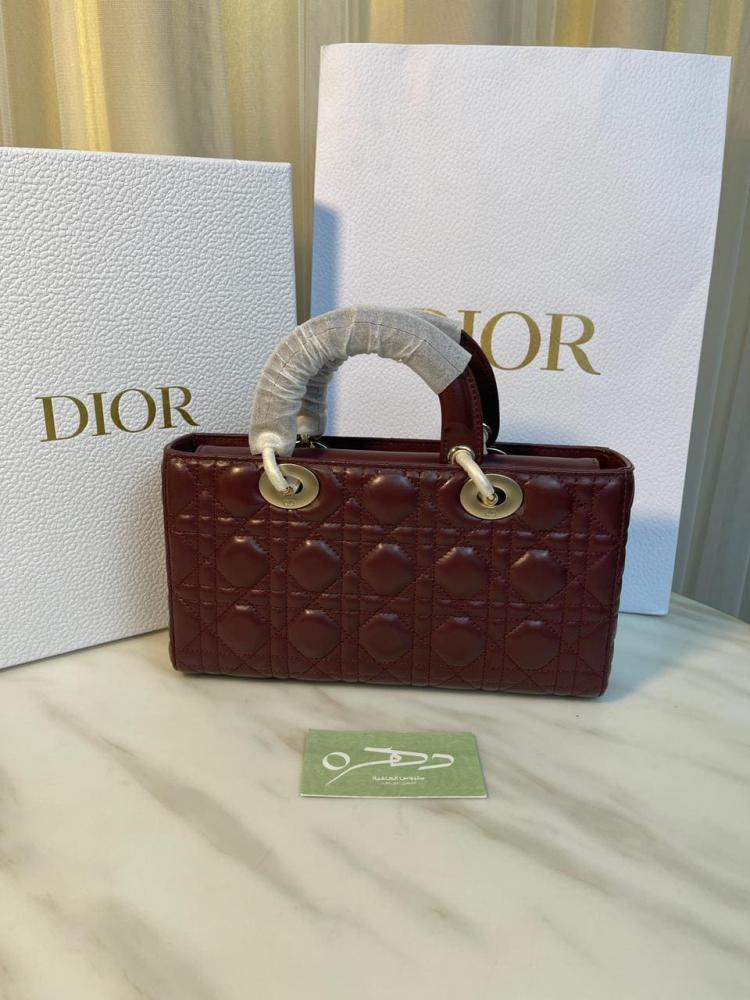 حقيبة يد وكتف الجلدية ليدي دي جوي من ديور مقاس 26 سم