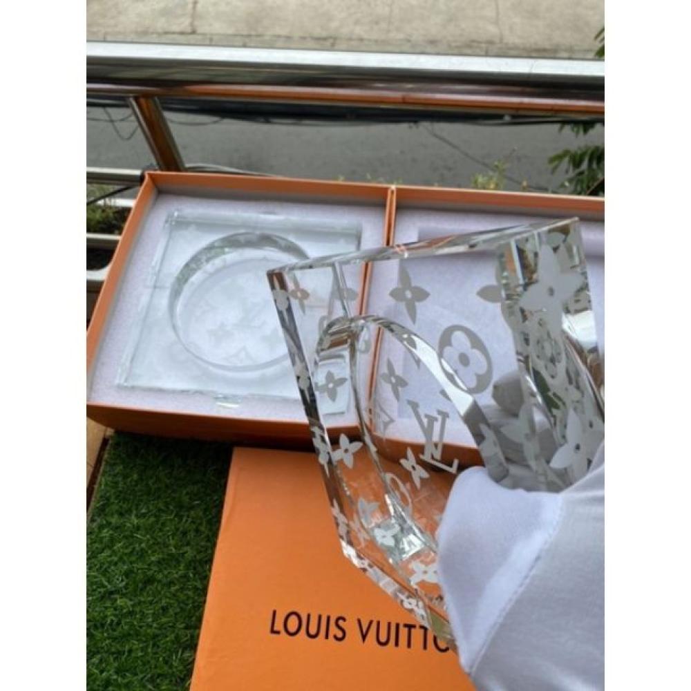 منفضة سجائر كريستال LV من لويس فيتون